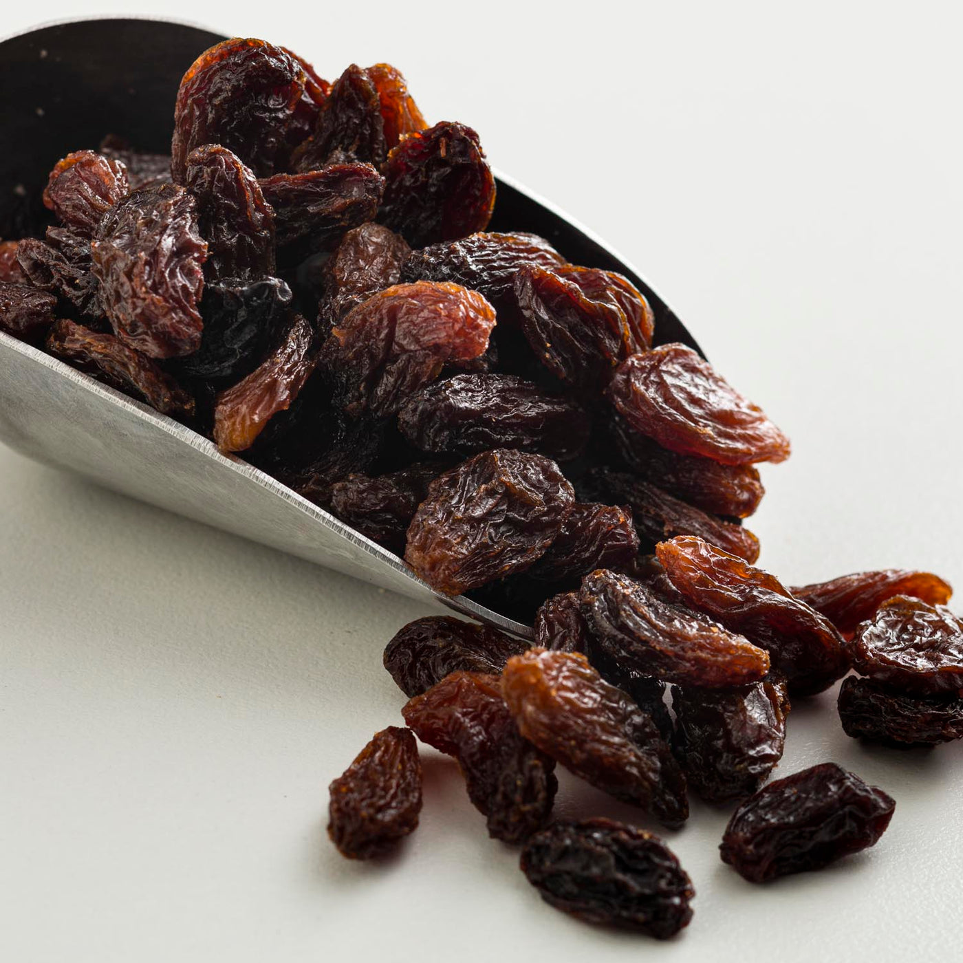 Super Long Thompson Seedless Raisins - Organic